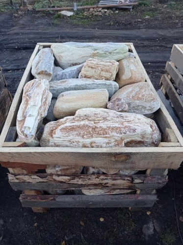 Златолит жёлтый, жёлто-зелёный глыбки и валуны для ланшафтного дизайна купить в Истре