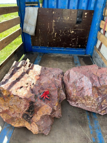 Ландшафтные глыбы красно-фиолетовые 200-1000 килограмм купить в Истре