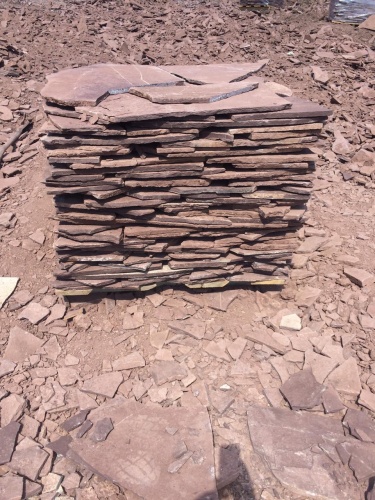 Плитняк лемезит бордовый для цоколя 1,5-2 см купить в Истре