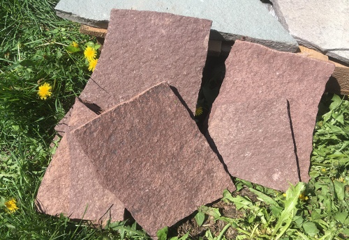 Плитняк лемезит бордовый для цоколя 1,5-2 см купить в Истре