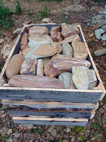 Златолит жёлтый, жёлто-зелёный глыбки и валуны для ланшафтного дизайна купить в Истре