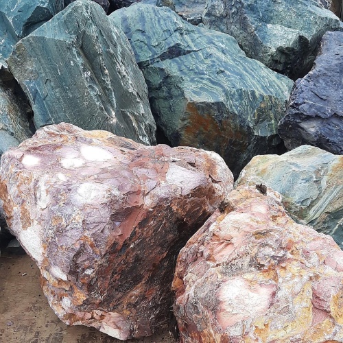 Ландшафтные глыбы красно-фиолетовые 200-1000 килограмм купить в Истре
