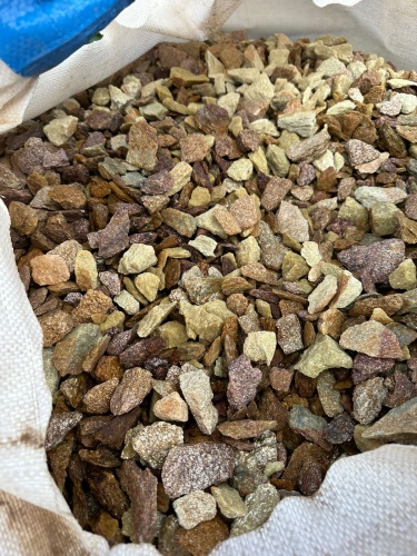 Златолит персиковый декоративная каменная крошка купить в Истре