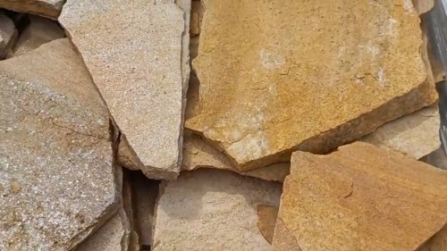 Плитняк златолит жёлтый для цоколя купить в Истре