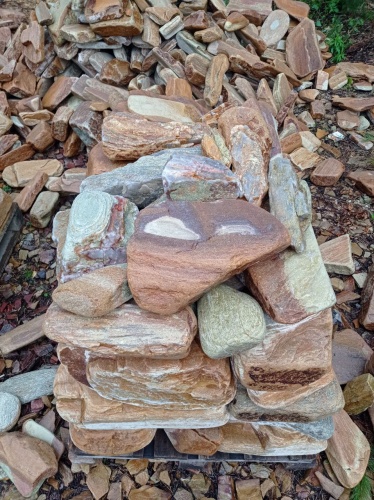 Златолит жёлтый, жёлто-зелёный глыбки и валуны для ланшафтного дизайна купить в Истре