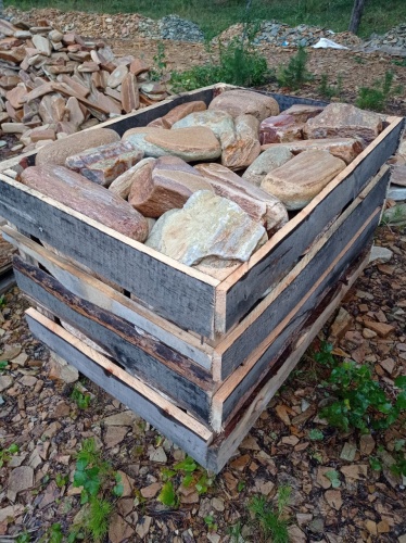 Златолит жёлтый, жёлто-зелёный глыбки и валуны для ланшафтного дизайна купить в Истре