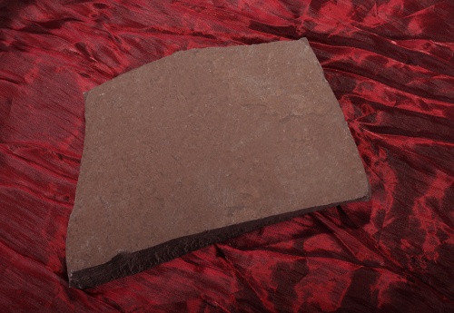 Плитняк лемезит бордовый для цоколя 1,5-2 см купить в Истре