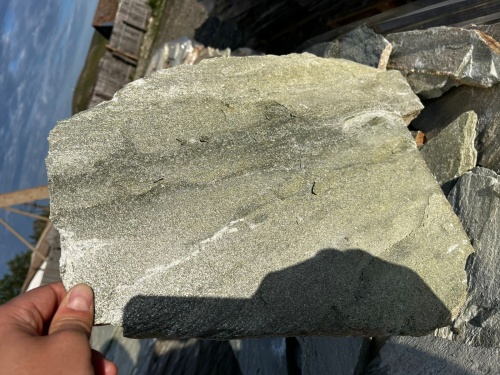 Плитняк златолит зелёный для цоколя, отмостки купить в Истре