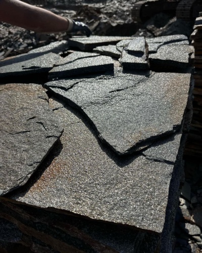 Плитняк златолит серебристый для фасада купить в Истре