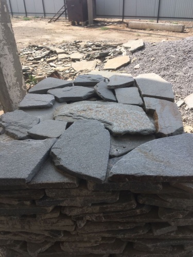 Златолит серебристый галтованный для цоколя купить в Истре